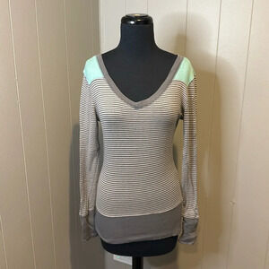 C Roxy Women’s Small V Neck Long Sleeve Shirt Fitted Stripes Colorblock